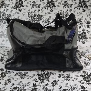 Gray and Black Duffel Bag O18
